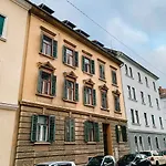 Cozy City Apartment - By Nahuen Suites